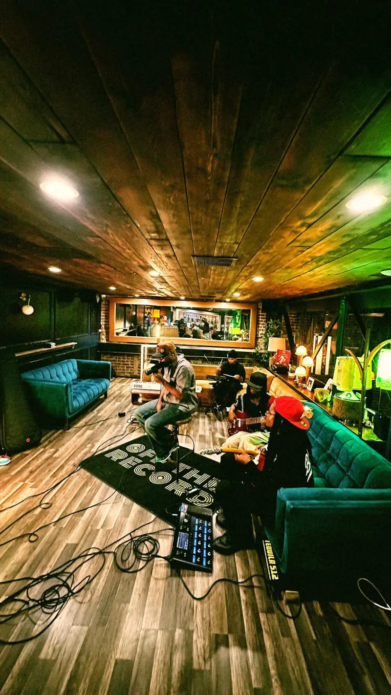 B-Sides R&B Live Experience, Houston | Off The Record Houston